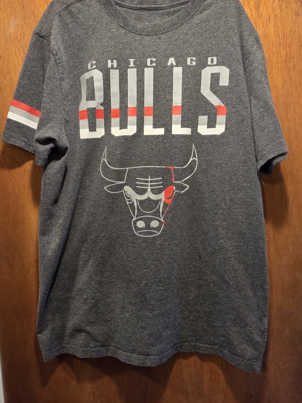 NBA Chicago Bulls RARE Short Sleeve Tee in Charcoal Gray SzM